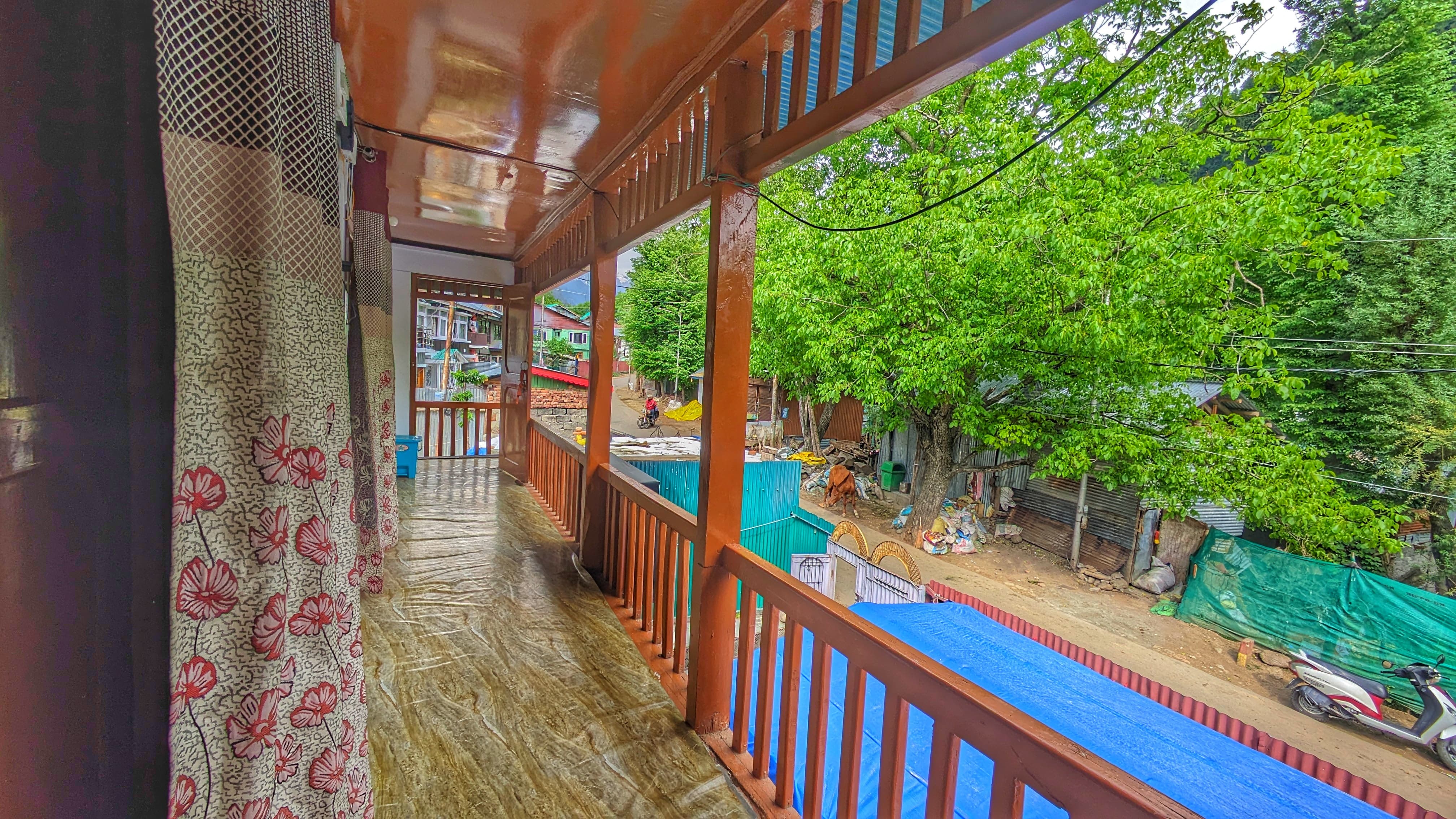Mir Guest House - Tap to explore photos