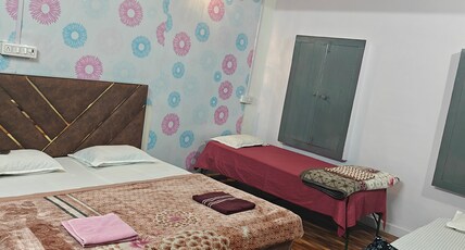 Riddhi Siddhi Home Stay & Hostel Room Type - King size family room 