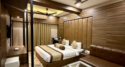 HOTEL GANAPATI Room Type - Superior Queen Room