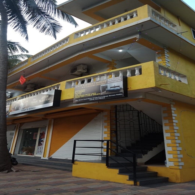 3 Star Guest House By Aishwaryas guest inn - Tap to explore photos