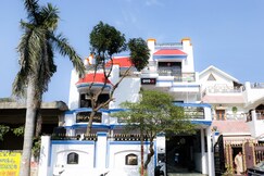Rooms of Hotel O Gharaunda