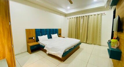 Hotel madhu shree Room Type - Double Bed Deluxe Rooms