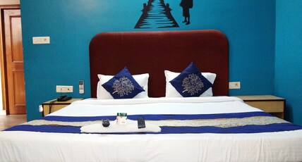 Hotel Mayur - 0.4km from Railway Station Room Type - AC Executive