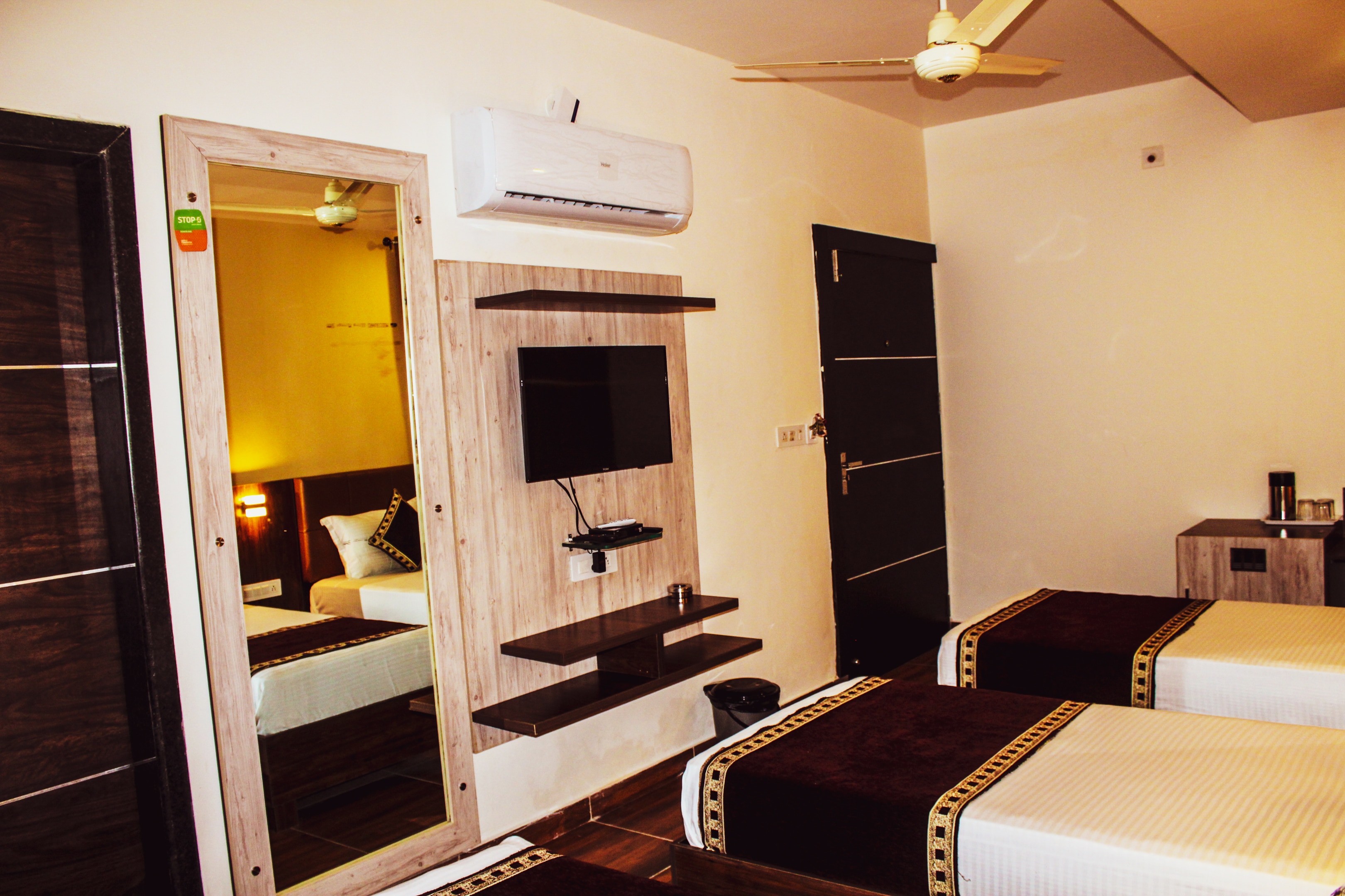 Hotel Charan Kamal - Tap to explore photos