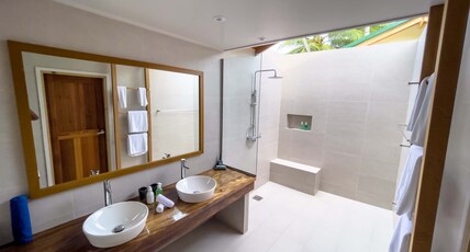 Meeru Island Resort & Spa Room Type - Family Villa