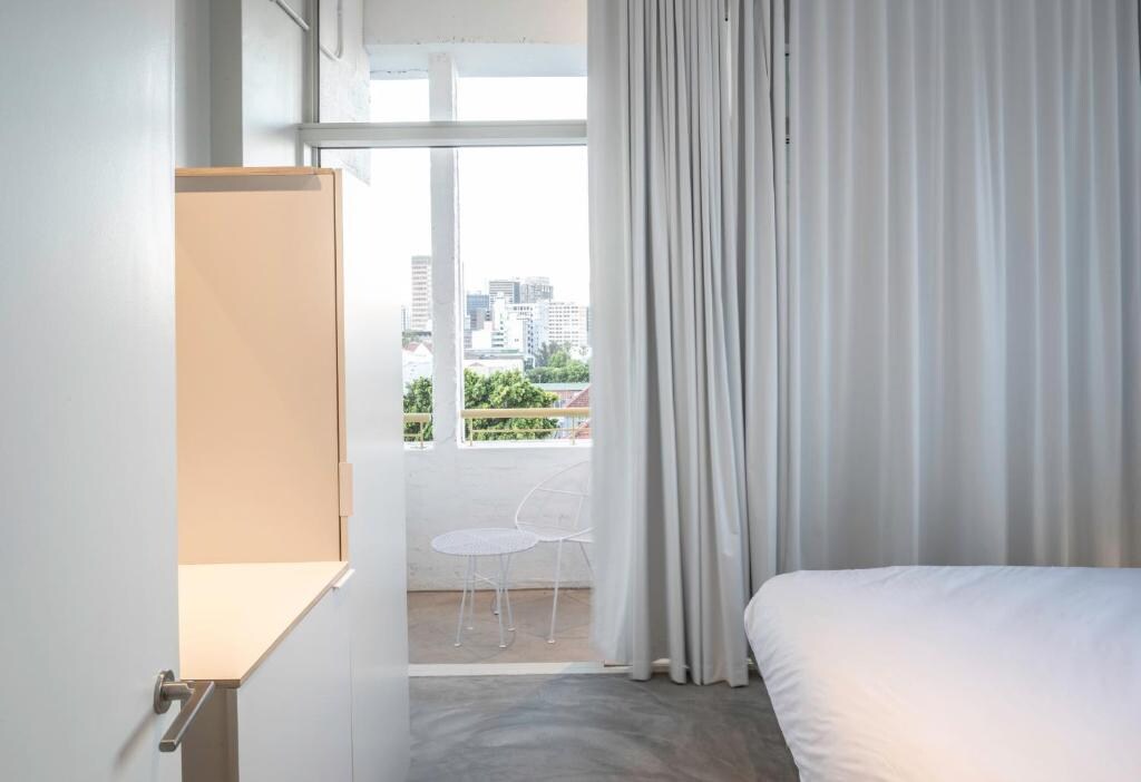 BlackBrick Hotels Cape Town Gardens - Tap to explore photos
