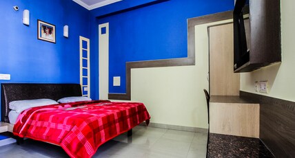 Hotel Galaxy @ 200m from Railways Station Room Type - Deluxe Room AC with City View