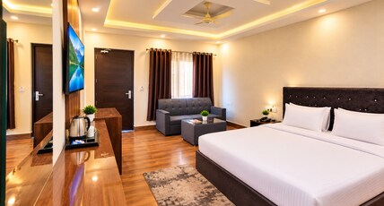 The Kiaan Corbett Resort Room Type - Deluxe Room With Balcony View