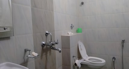 Hotel University || Near ISBT Kashmiri Gate Room Type - Deluxe Room