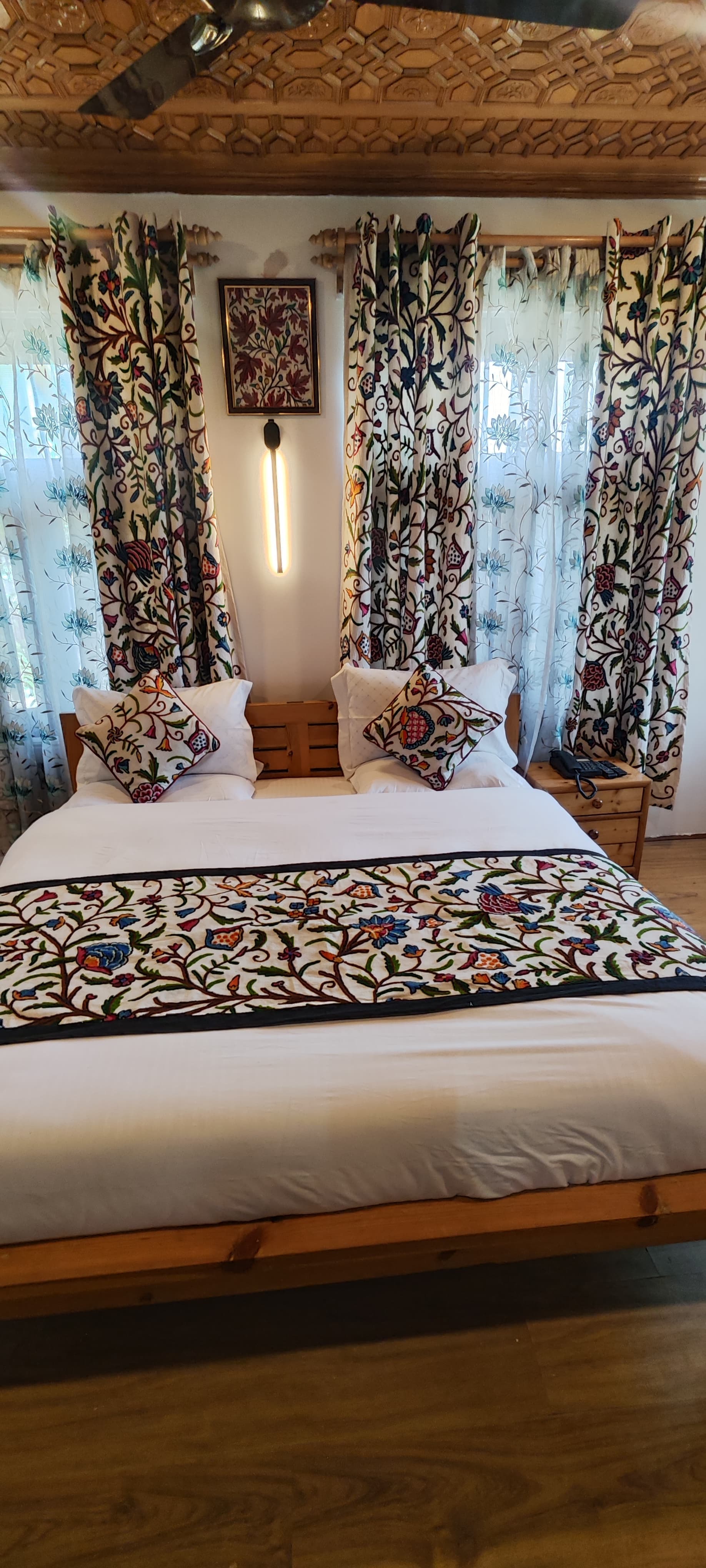 LAMZY PARIMAHAL RESORT - Tap to explore photos