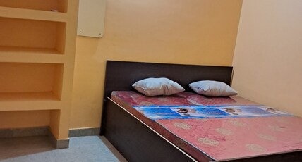 SS GUEST HOUSE Room Type - Standard Double Room with Shared Bathroom