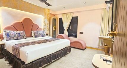 HOTEL NOVA BLING Room Type - COUPLE JACUZZI SUITE High Speed Internet with 43 Inch Android Smart T.v. For Netflix and Chill HOTEL NOVA BLING Room Type - COUPLE JACUZZI SUITE High Speed Internet with 43 Inch Android Smart T.v. For Netflix and Chill