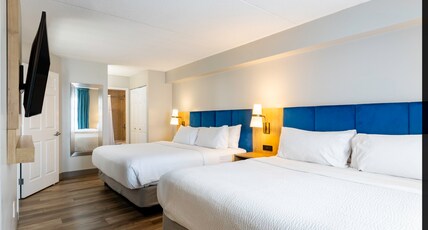 Staybridge Suites LONDON, an IHG hotel Room Type - 1 Bedroom Suite Kitchen Area 2 King