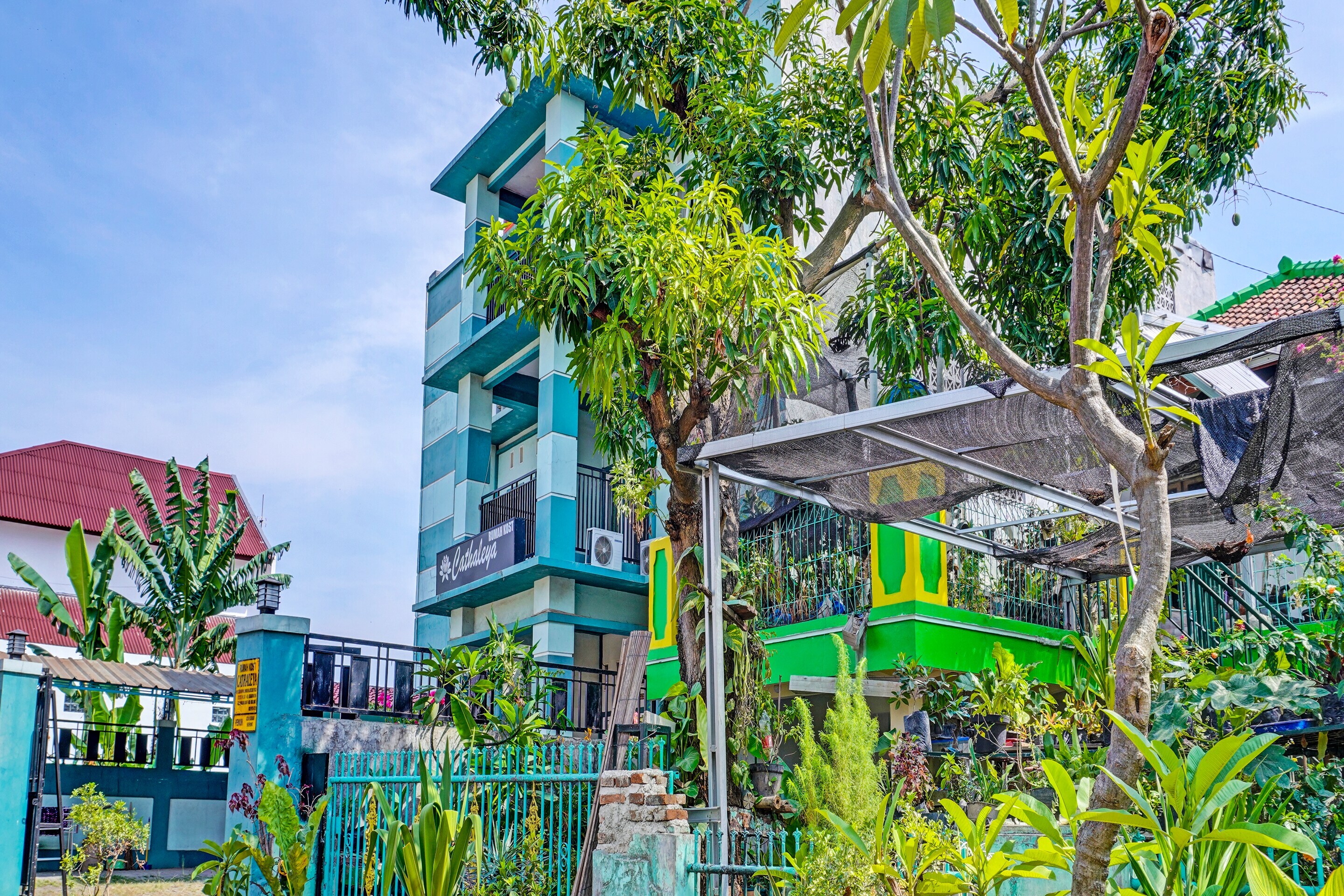 Hotel O Home Stay Elis Cateliya Syariah - Tap to explore photos