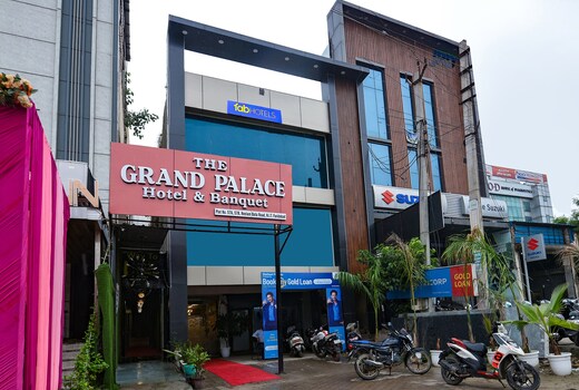 FabHotel The Grand Palace