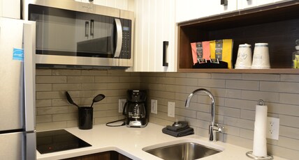 Staybridge Suites NASHVILLE SE - MURFREESBORO Room Type - 1 King Bed Studio Suite Walk In Shower