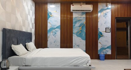 Shreeji Inn Ujjain Room Type - Deluxe Room