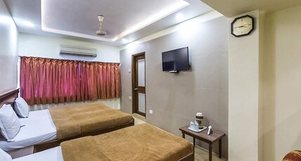 Hotel Royal Retreat Room Type - AC 3 BED