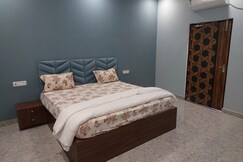 Cozy 2 BHK Place