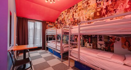 St Christophers Inn Amsterdam The Winston Room Type - Bed in 6-Bed Female Dormitory Room with Private Bathroom