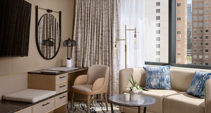 InterContinental Hotels BELLEVUE AT THE AVENUE Room Type - 1 King Premium City View Corner Room