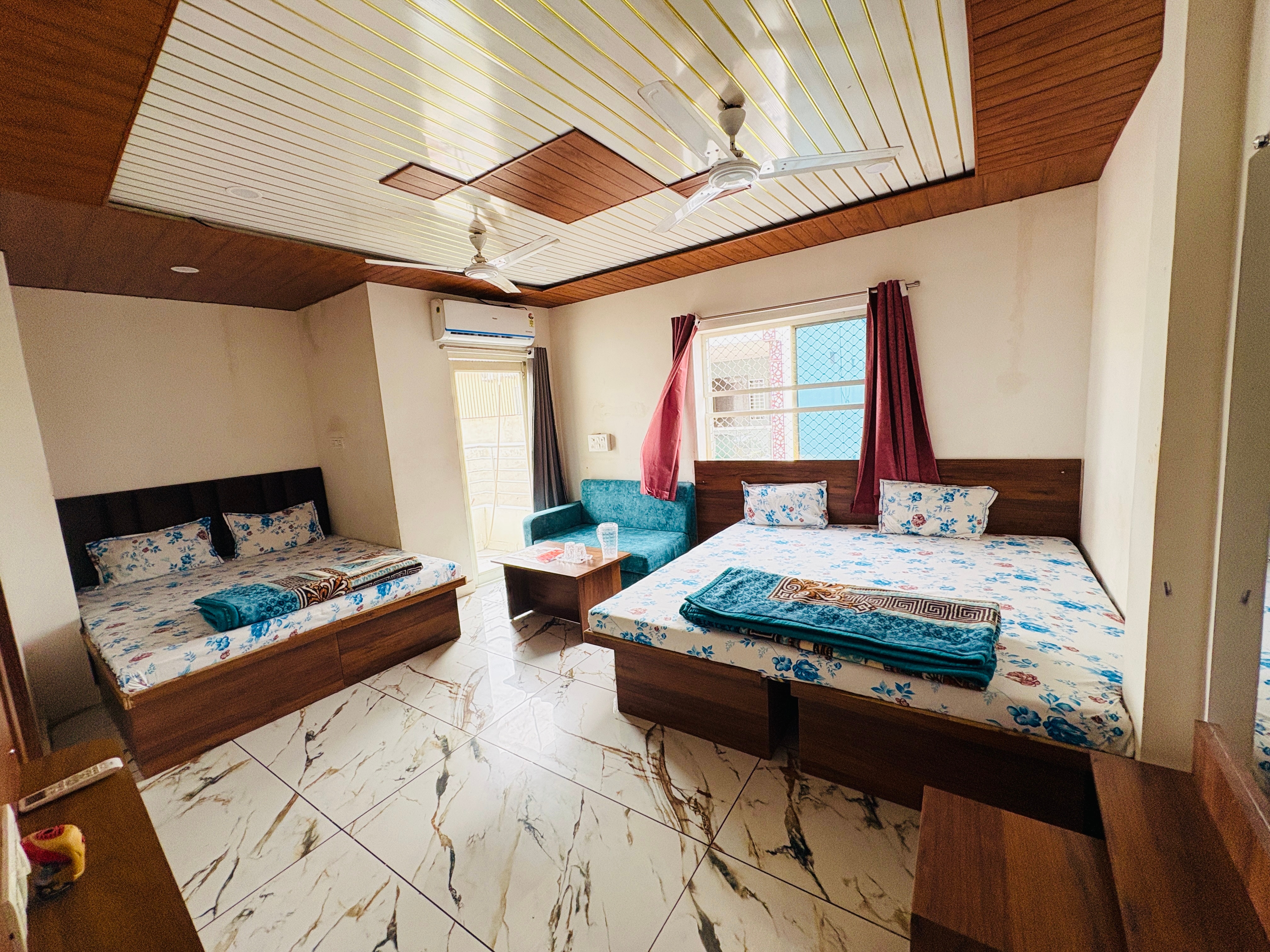 Hotel shree sidhi vinayak - Tap to explore photos