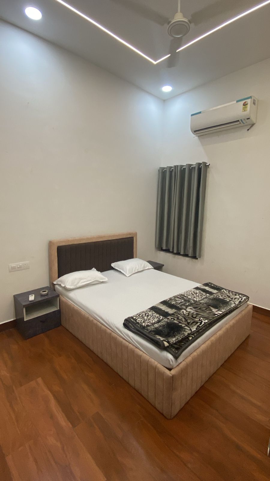 SHRI SHYAM LODGING AND DORMITORY - Tap to explore photos