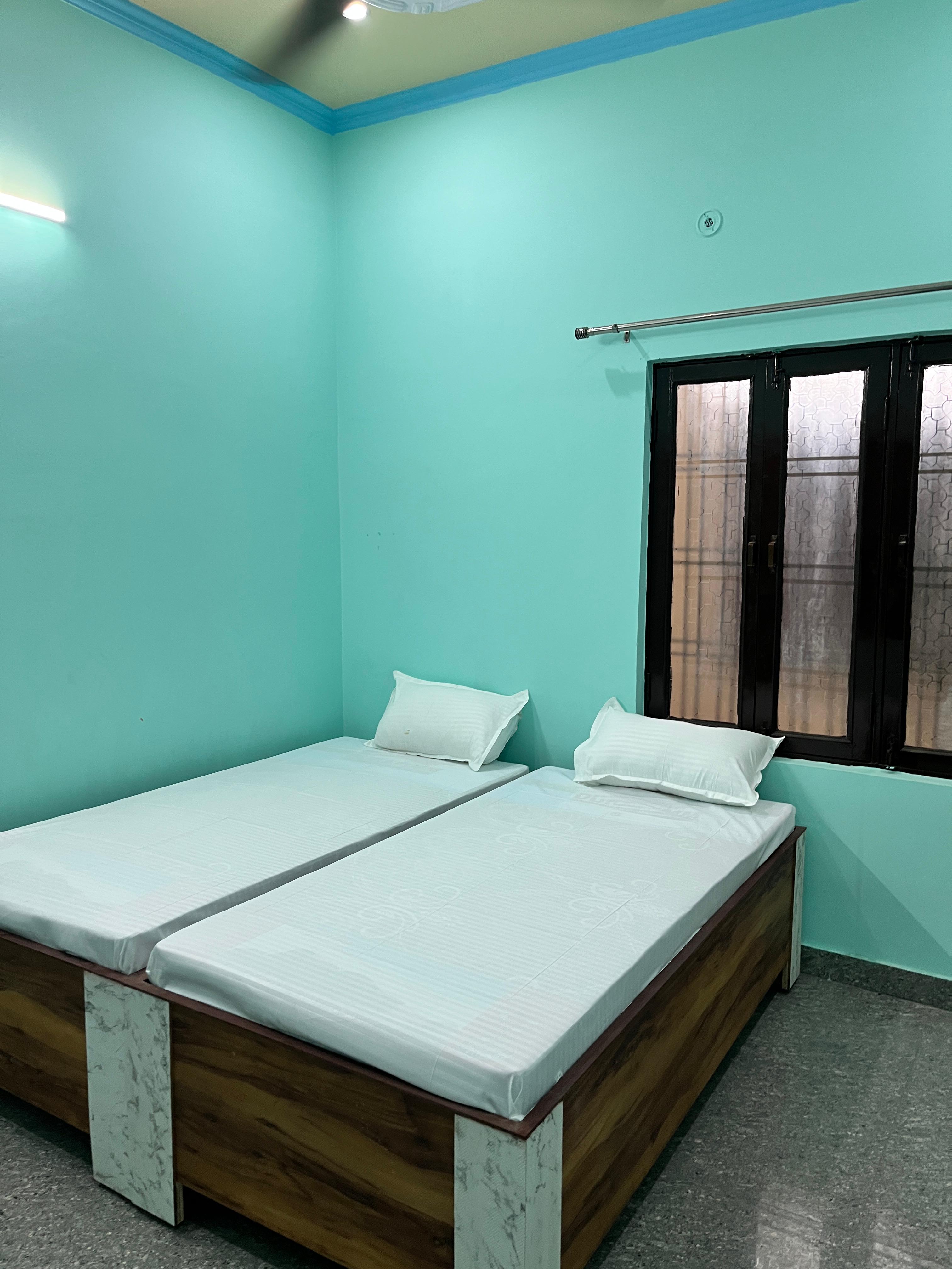 Singh Sadan Homestay B&B - Tap to explore photos
