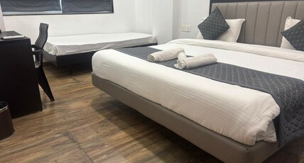Sunny Executive Room Type - Super Deluxe Tripple Room