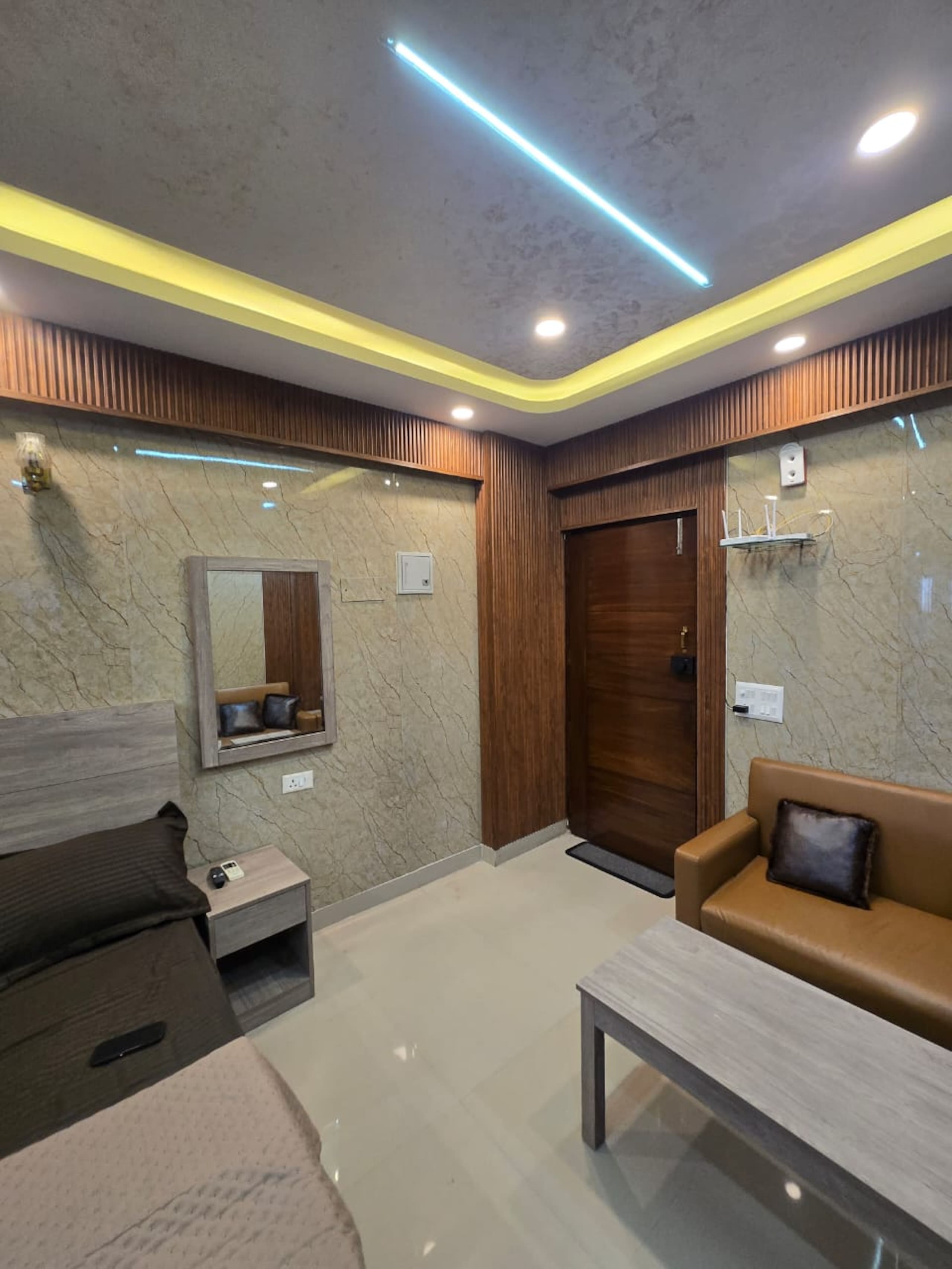 Luxe Retreat for high end property with amenities - Tap to explore photos