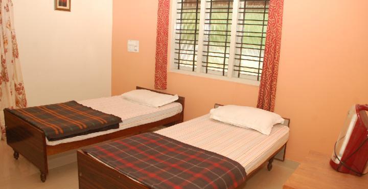 RedBerry Homestay - Tap to explore photos
