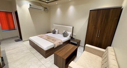 Hotel IRIS Room Type - Super Deluxe Room Hotel IRIS Room Type - Super Deluxe Room