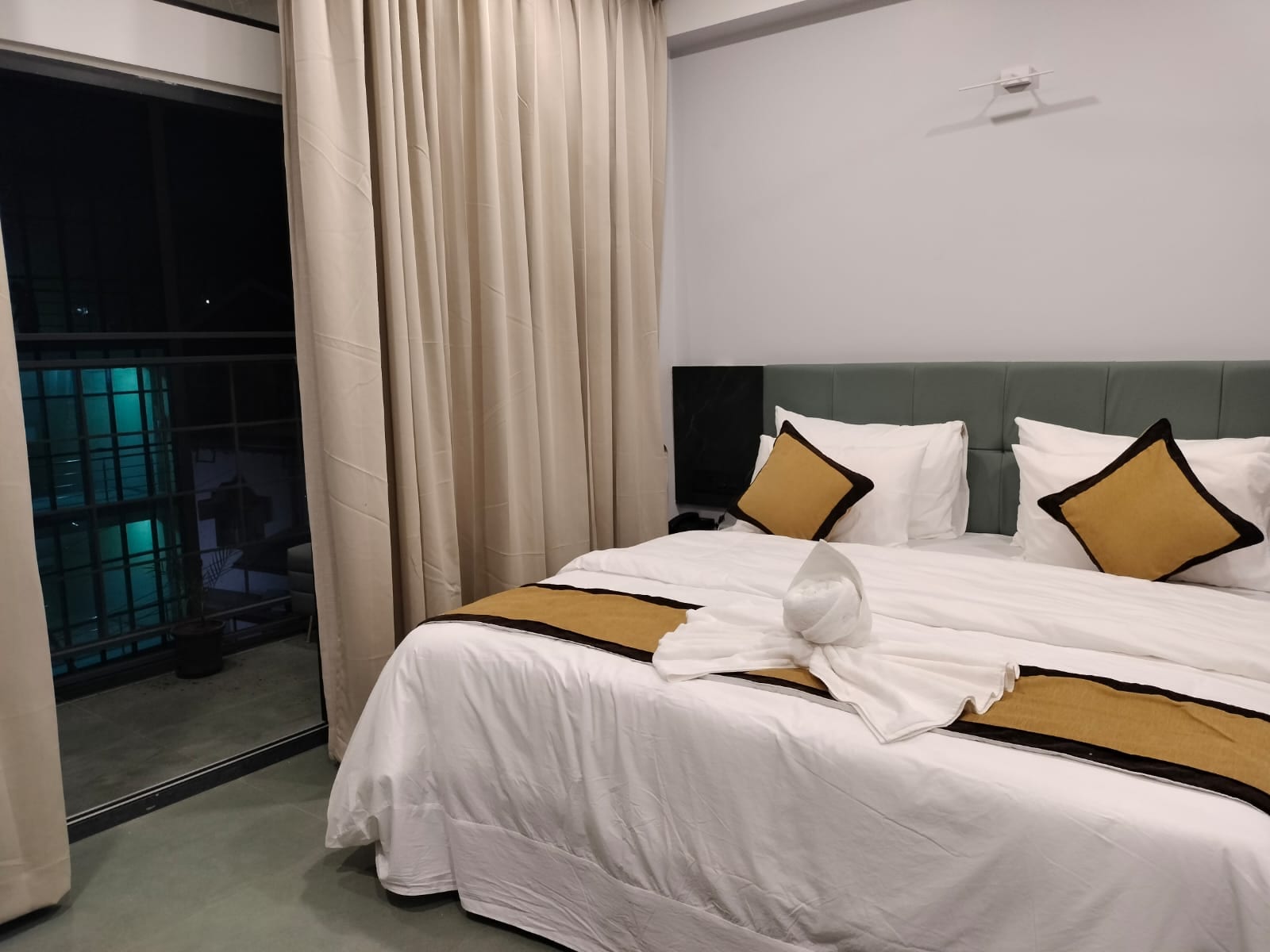 Arkay's Boutique Homestay - Tap to explore photos