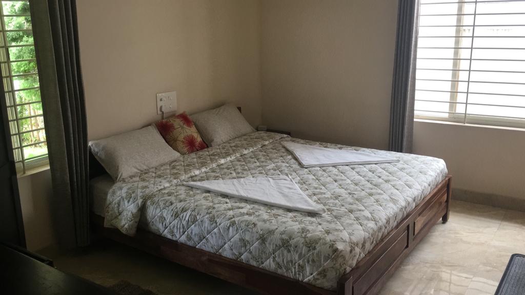 JMs Inn Prime spot holiday home with a garden - Tap to explore photos