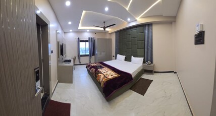 Elegance Hotel & Banquet Room Type - Premium Room - AC
