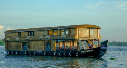 Angel Blue Houseboat Room Type - Deluxe room in sharing basis