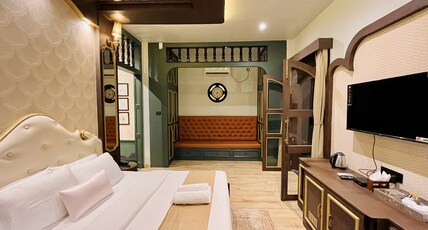 ZOONSKAYA Room Type - LUXURY ROOM