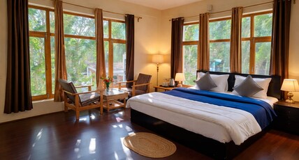 Hotel Malik Residency Room Type - Deluxe Room with Mountain View