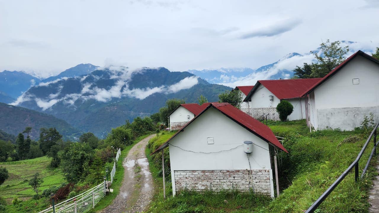 Chardham Resort, Guptakashi - Tap to explore photos