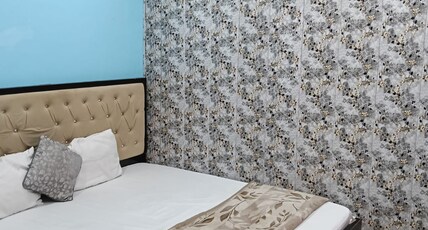 Maheswar Travels and Lodge Room Type - Bedroom 1