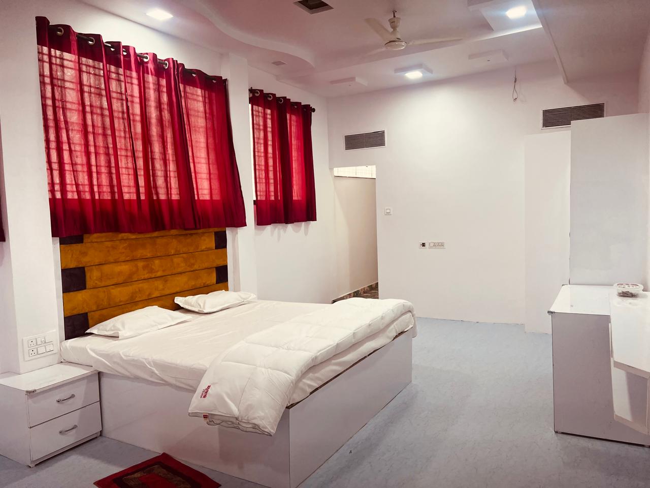 Cozy Room in Prominent Area - 1 - Tap to explore photos