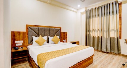 Hotel Breeze Bay - Bandra Kurla Complex (BKC), Mumbai Room Type - Deluxe Room