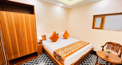 Hotel Green Galaxy - Green Park South Delhi Room Type - Budget Room with AC and Smart TV Hotel Green Galaxy - Green Park South Delhi Room Type - Budget Room with AC and Smart TV