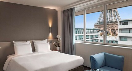 Pullman Paris Tour Eiffel Room Type - SUPERIOR ROOM, 1 King Size Bed, Eiffel Tower View