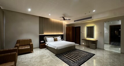 Hotel The Crown Town Room Type - Luxury Room Hotel The Crown Town Room Type - Luxury Room
