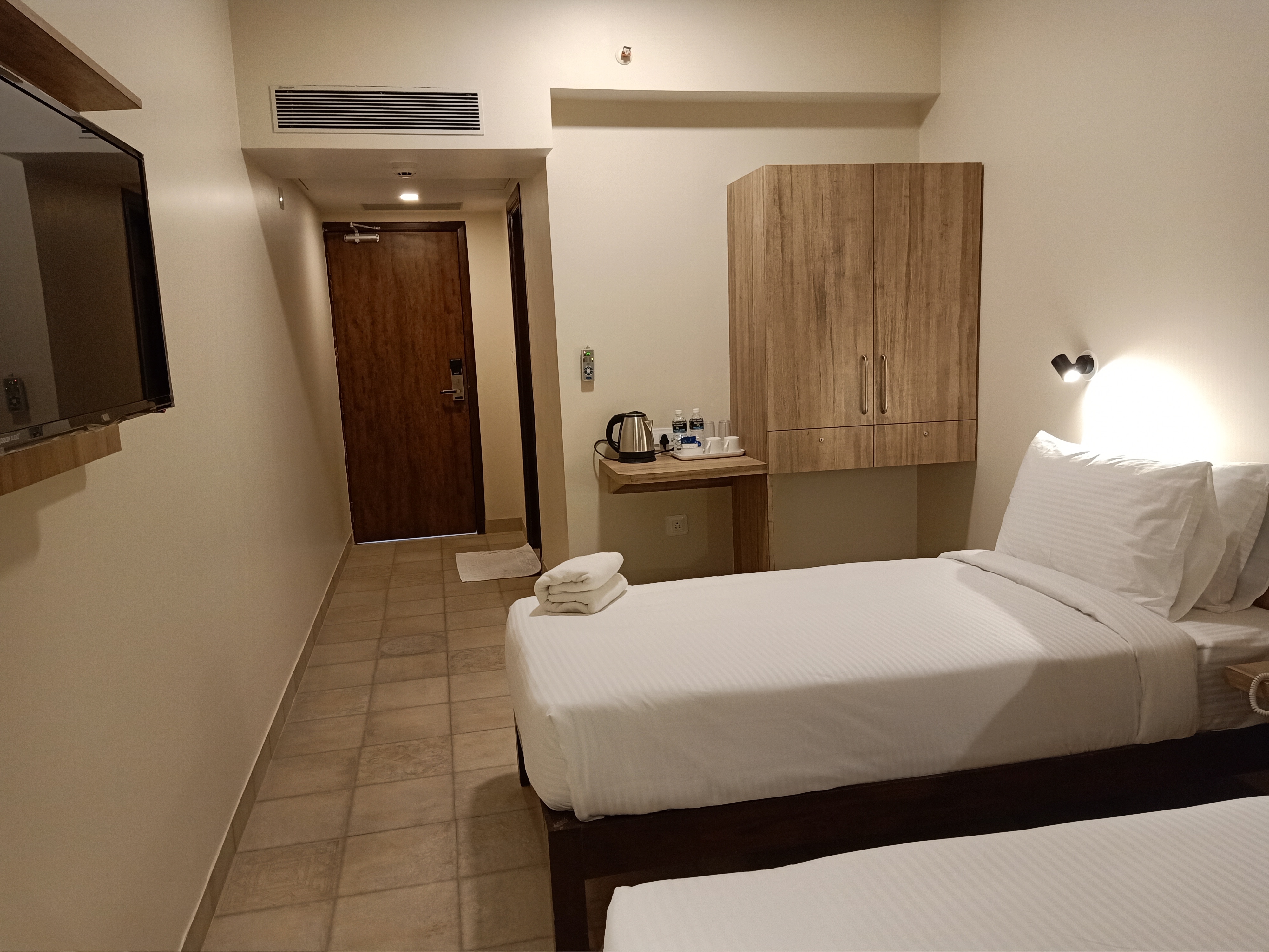 Hotel Sharayu One - Tap to explore photos