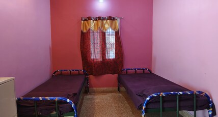 Square & Dormitory Stays Room Type - Twin Non Ac Room Shared Bathroom
