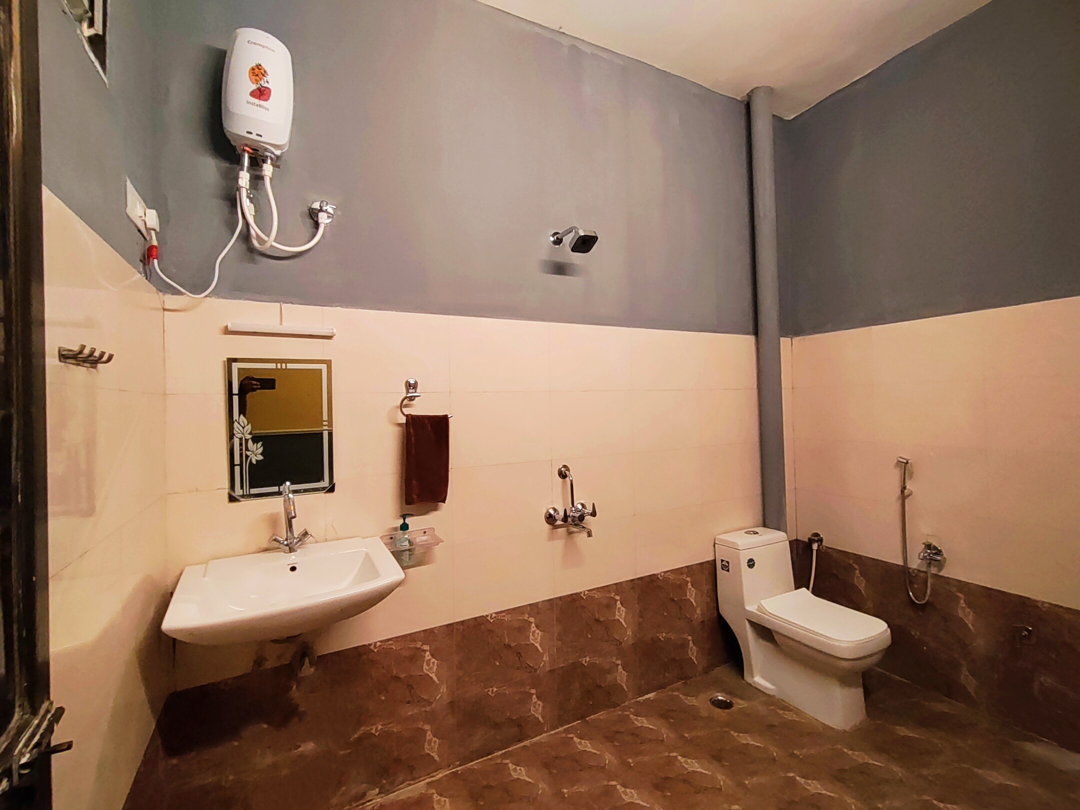 Terminal View Homestay - Tap to explore photos