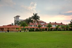 Hotel Crescent Resorts and Club