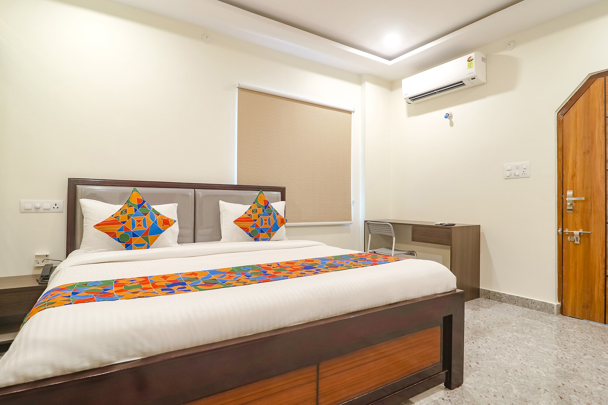 FabHotel SR Hitech City - Tap to explore photos